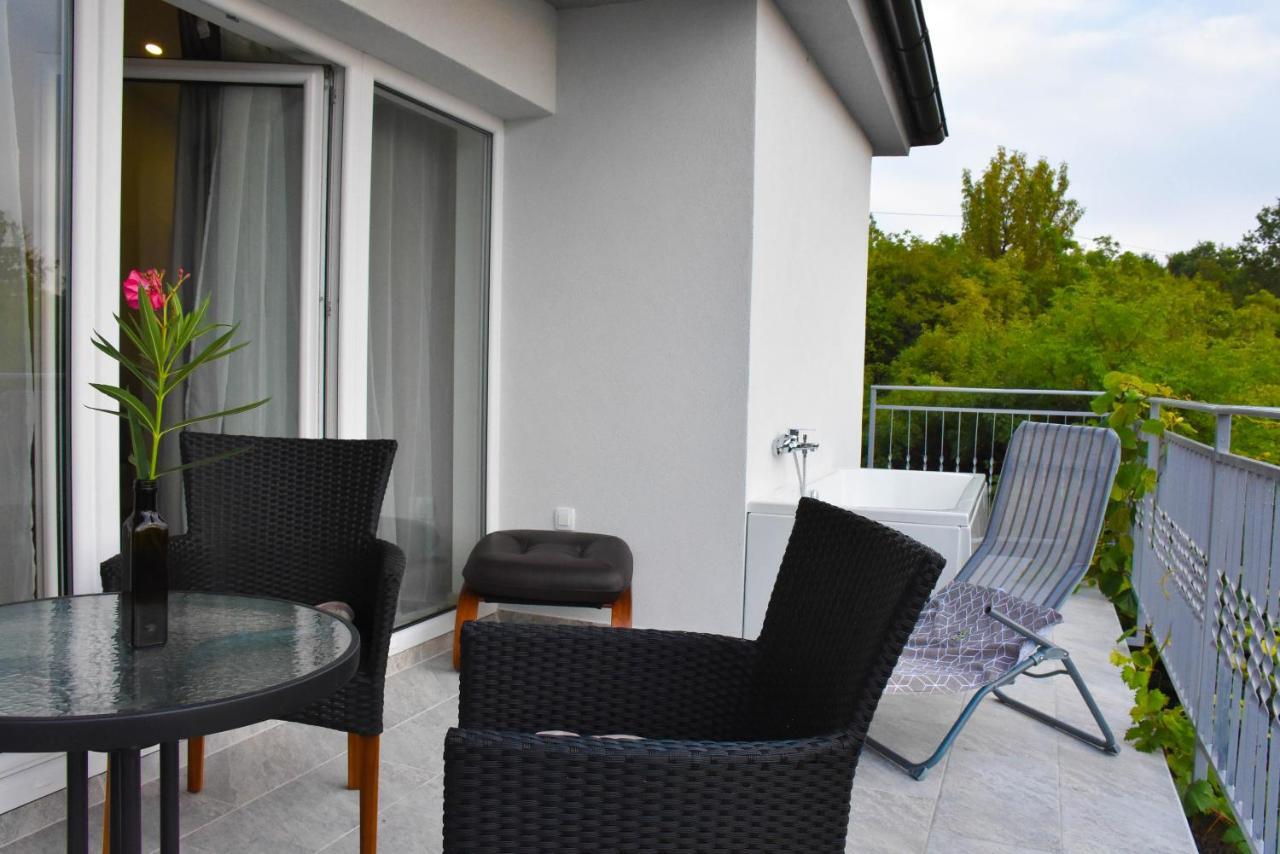 Apartma Med Oljkami - Порторож Екстер'єр фото